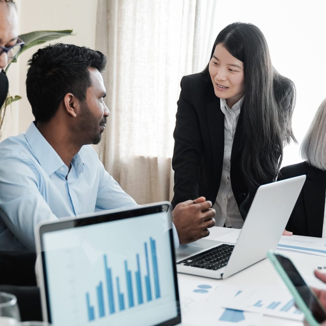 Multiracial business people working together inside modern bank office – Focus on asian girl face Multiracial business people working together inside modern bank office - Focus on asian girl face
